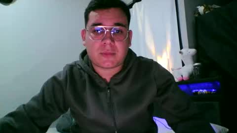 Snapshot of latinboyhot16 chatting on March 2026 02:50:01 AM latinboyhot16 online show from March 2026 02:50:01 AM