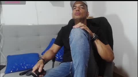 latinmartin254 online show from May 2026 03:26:01 AM