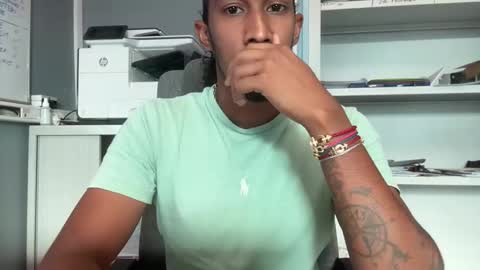 lau213 online show from November 2025 12:04:02 PM