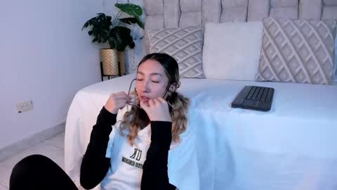 Lau Miller online show from September 2025 08:56:01 PM