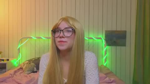 Kylie online show from November 2025 08:52:02 PM