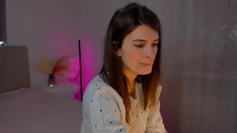 Laura online show from February 2025 06:04:01 AM