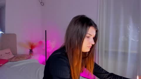 Laura online show from March 2025 06:10:01 AM