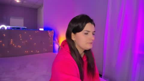 Laura online show from April 2026 07:45:01 AM