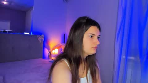 Laura online show from May 2026 05:02:02 AM