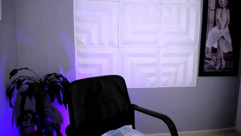 LAURA online show from November 2025 05:15:02 PM