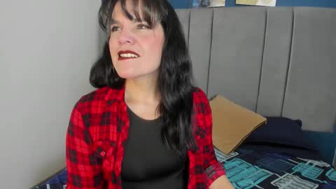 laura hotties online show from September 2025 01:05:01 PM