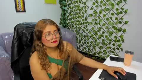 Snapshot of laura_marttin chatting on July 2026 02:46:02 AM laura_marttin online show from July 2026 02:46:02 AM