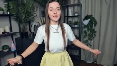 Snapshot of laura_mutti chatting on October 2025 03:57:02 PM Samantha online show from October 2025 03:57:02 PM