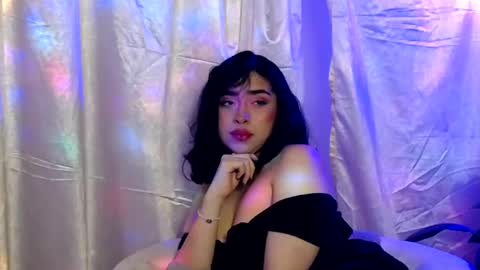 Snapshot of laura_pink01 chatting on February 2025 01:40:01 AM laura_pink01 online show from February 2025 01:40:01 AM