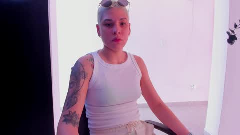 Laura Rose online show from September 2025 05:57:02 PM