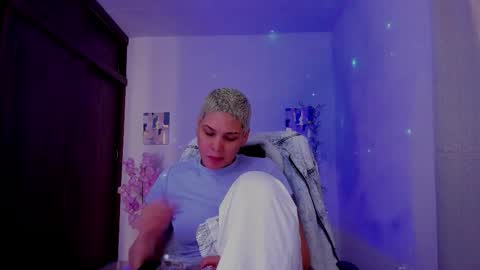 Laura Rose online show from September 2025 02:21:01 PM