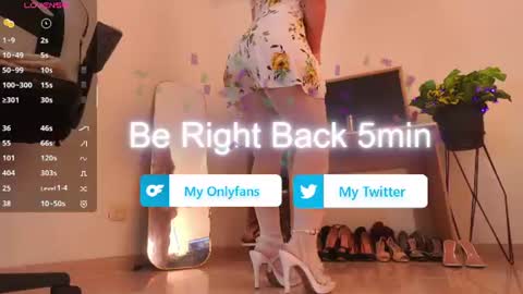 Snapshot of laura_zans_ chatting on July 2026 09:49:02 PM Laura Zans I am sensual goddes and i was born for loveworshipping and enjoyment. online show from July 2026 09:49:02 PM
