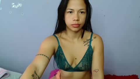 lauracb          online show from March 2025 04:07:02 PM