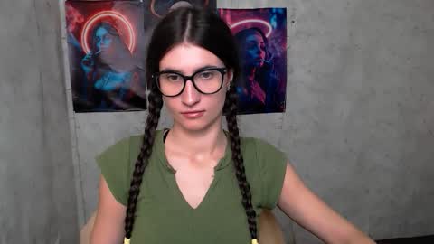 Laura online show from October 2025 07:53:01 AM