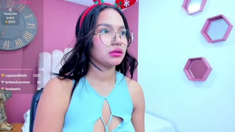 Laura Glowing online show from December 2024 09:19:02 AM