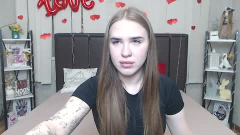 LauraHlot online show from April 2026 05:32:02 PM
