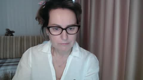 Lauraoven1 online show from February 2025 01:39:01 PM