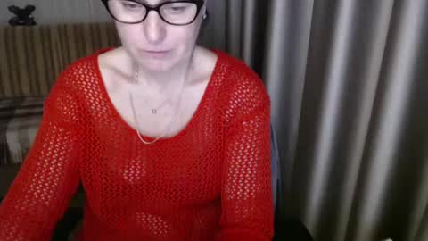 Lauraoven1 online show from March 2025 05:50:01 PM