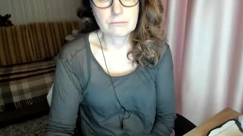 Lauraoven1 online show from February 2026 12:21:01 PM