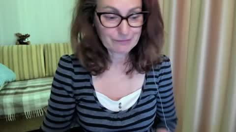 Snapshot of lauraoven1 chatting on June 2026 08:18:01 AM Lauraoven1 online show from June 2026 08:18:01 AM