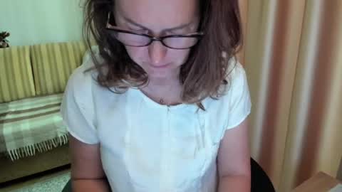 Snapshot of lauraoven1 chatting on June 2026 07:38:01 AM Lauraoven1 online show from June 2026 07:38:01 AM