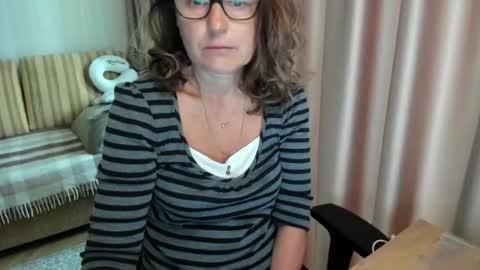 Snapshot of lauraoven1 chatting on July 2026 07:13:01 AM Lauraoven1 online show from July 2026 07:13:01 AM