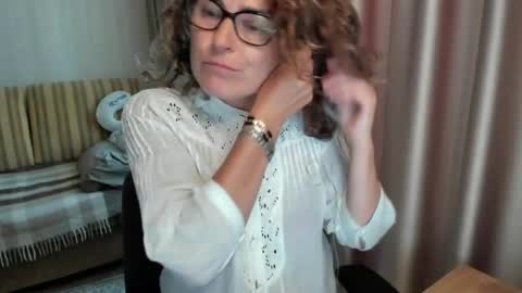 Snapshot of lauraoven1 chatting on July 2026 12:51:01 PM Lauraoven1 online show from July 2026 12:51:01 PM