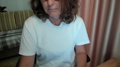 Snapshot of lauraoven1 chatting on July 2026 03:21:02 PM Lauraoven1 online show from July 2026 03:21:02 PM