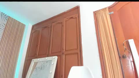 Laura online show from September 2025 02:20:01 PM