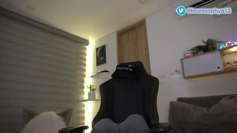 Laura online show from December 2024 03:30:02 AM