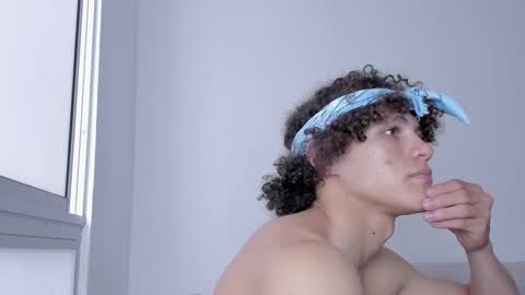 Laureent online show from February 2025 09:09:01 PM