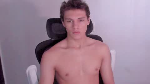 Laureent online show from April 2026 01:52:02 PM