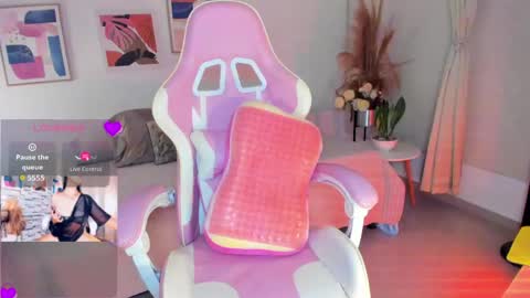 Snapshot of lauren__dallass chatting on May 2026 01:57:16 AM MissLauren online show from May 2026 01:57:16 AM