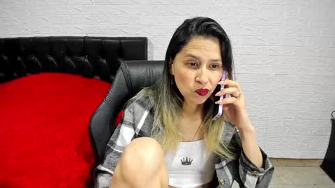 Snapshot of lauren_ashlee chatting on December 2024 03:25:02 PM Lauren Independent model online show from December 2024 03:25:02 PM