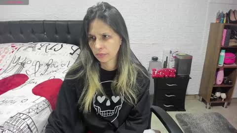 Snapshot of lauren_ashlee chatting on January 2025 02:19:01 PM Lauren Independent model online show from January 2025 02:19:01 PM