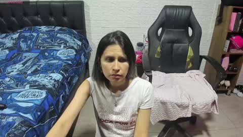 Snapshot of lauren_ashlee chatting on January 2025 01:26:01 AM Lauren Independent model online show from January 2025 01:26:01 AM