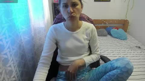 Lauren Independent model online show from November 2025 01:32:01 PM