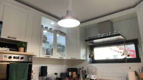 Lauren Brite online show from October 2025 01:56:02 PM