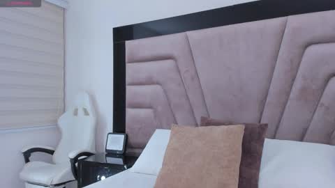 laurenclark1 online show from March 2026 04:07:02 AM