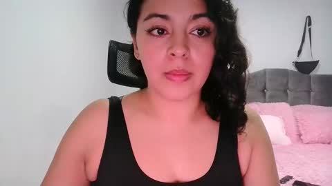 laurenhot94 online show from February 2026 06:23:01 PM