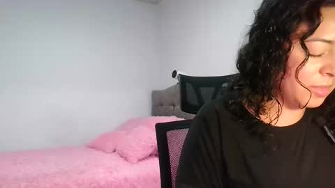 laurenhot94 online show from February 2026 01:56:02 AM