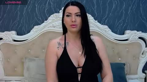 Snapshot of laurenjenssen chatting on February 2025 11:27:01 AM Laura online show from February 2025 11:27:01 AM