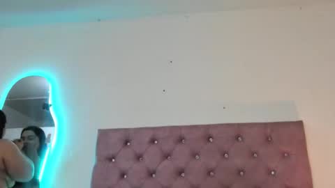 laurenlaine online show from February 2026 11:11:02 PM