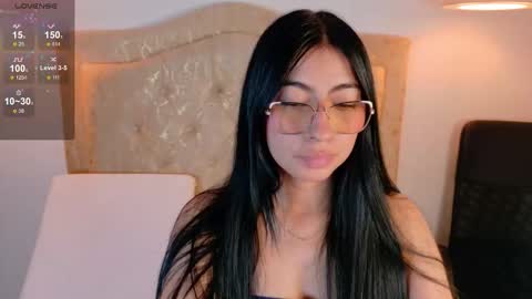 laurenn_smitth online show from October 2025 02:17:02 PM