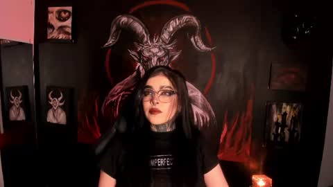 Snapshot of laurenrousexx chatting on June 2026 01:25:02 AM LAUREN INDEPENDENT MODEL HELP ME REACH 100 LIKES PLS online show from June 2026 01:25:02 AM