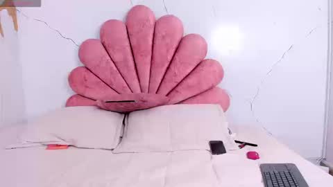 Lauren  online show from March 2026 03:51:02 PM