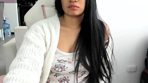 daniela angel     online show from December 2024 01:21:01 PM