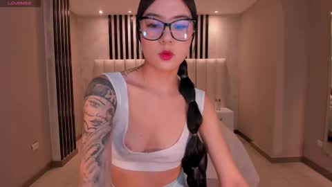 Lau  online show from November 2025 02:54:02 AM