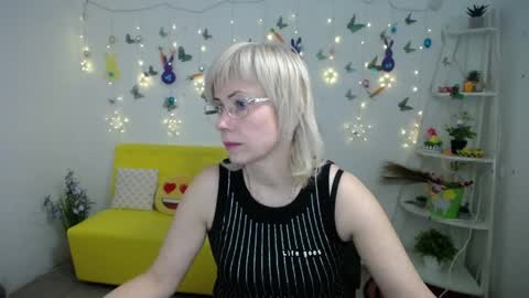 Lauren online show from April 2026 06:02:02 AM